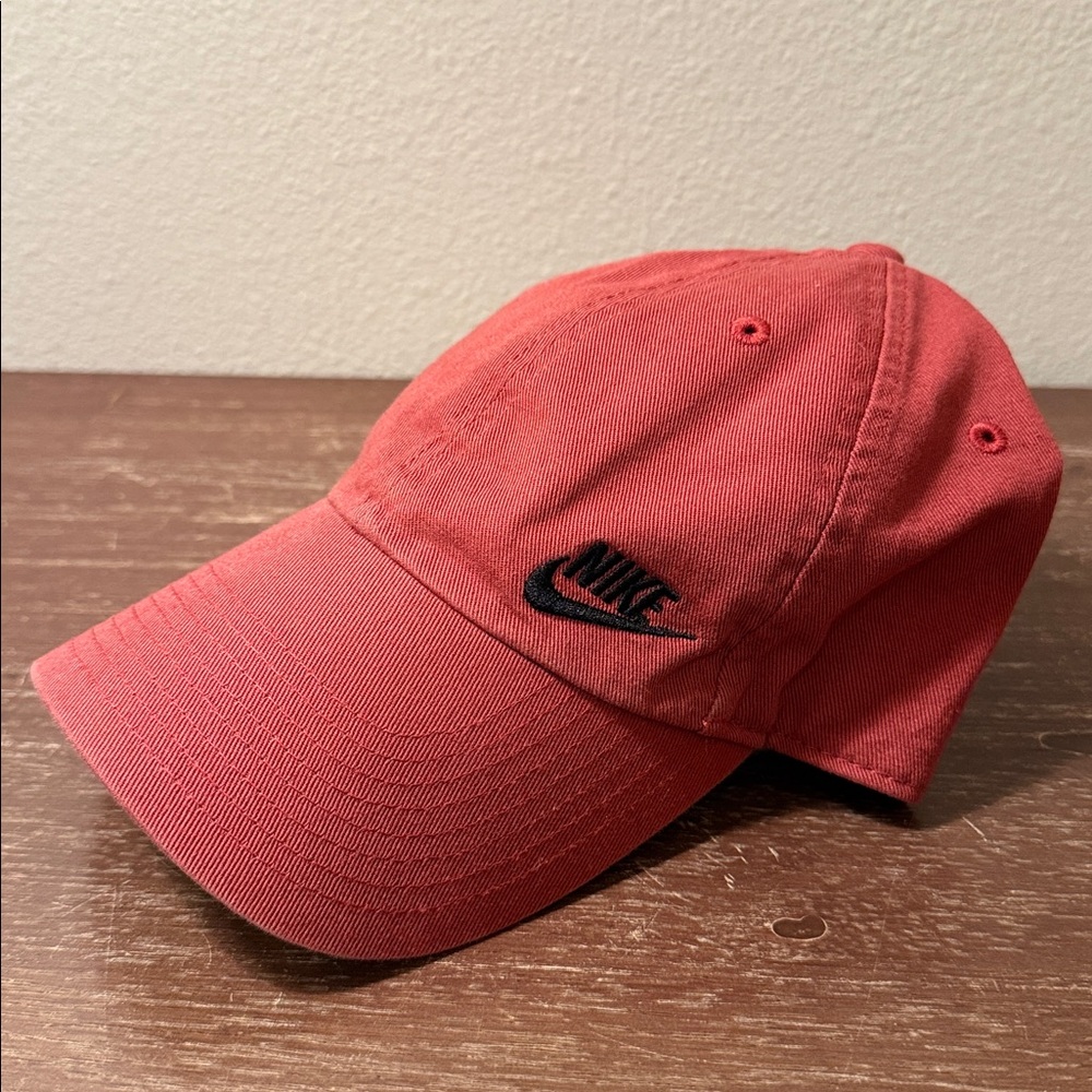 Nike Heritage 86 Women’s Adjustable Hat